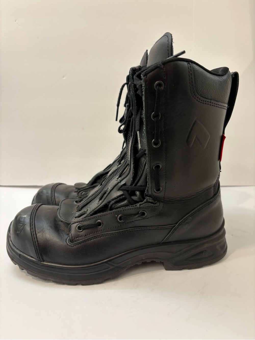 Haix AirPower XR1 Pro
US Men’s 9.5 Wide
NFPA 1977 Compliant - Picture 3 of 11
